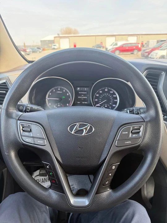 2017 Hyundai Santa Fe - Image 13 of 16