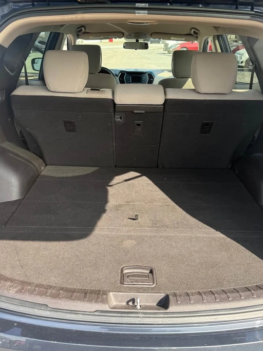 2017 Hyundai Santa Fe - Image 9 of 16