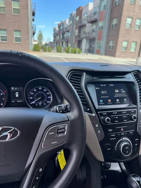 2017 Hyundai Santa Fe - Image 8 of 9