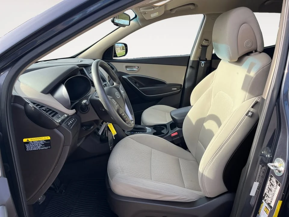 2017 Hyundai Santa Fe - Image 6 of 10
