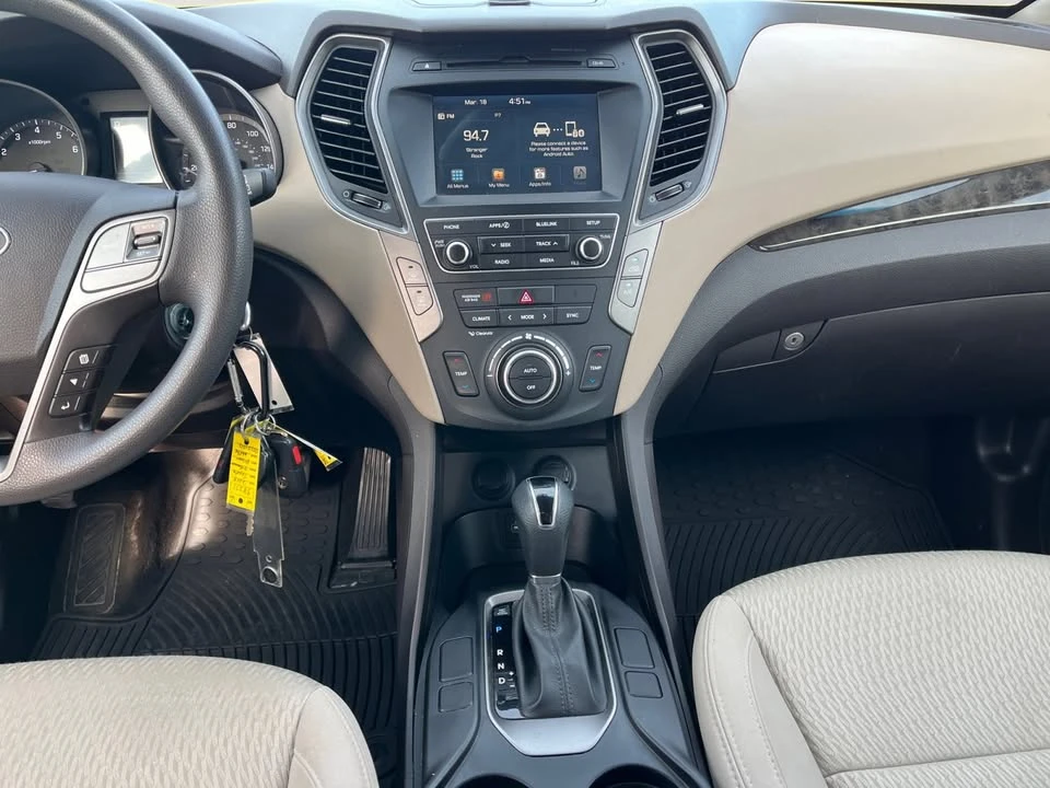 2017 Hyundai Santa Fe - Image 5 of 10
