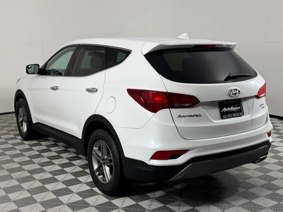 2017 Hyundai Santa Fe - Image 7 of 21