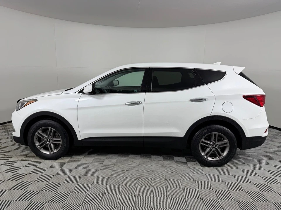 2017 Hyundai Santa Fe - Image 8 of 21