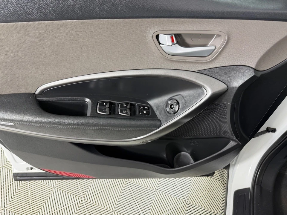 2017 Hyundai Santa Fe - Image 10 of 21