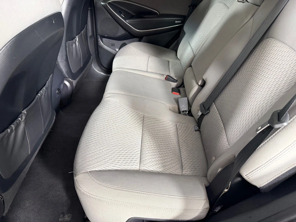 2017 Hyundai Santa Fe - Image 18 of 21