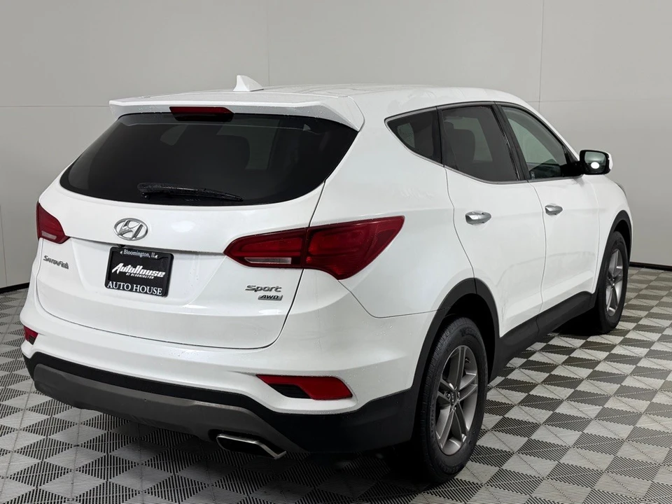 2017 Hyundai Santa Fe - Image 5 of 21