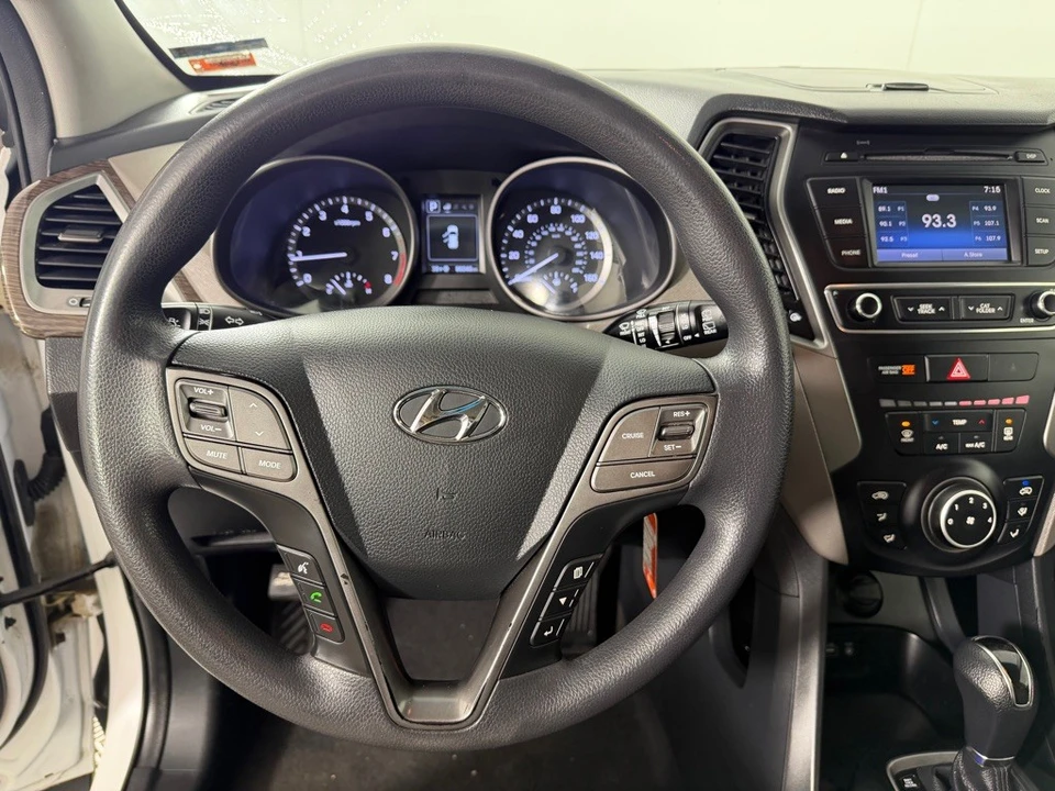 2017 Hyundai Santa Fe - Image 14 of 21