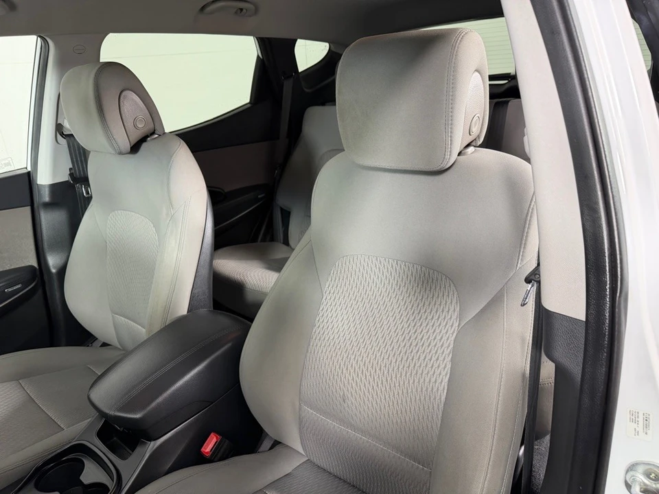 2017 Hyundai Santa Fe - Image 12 of 21