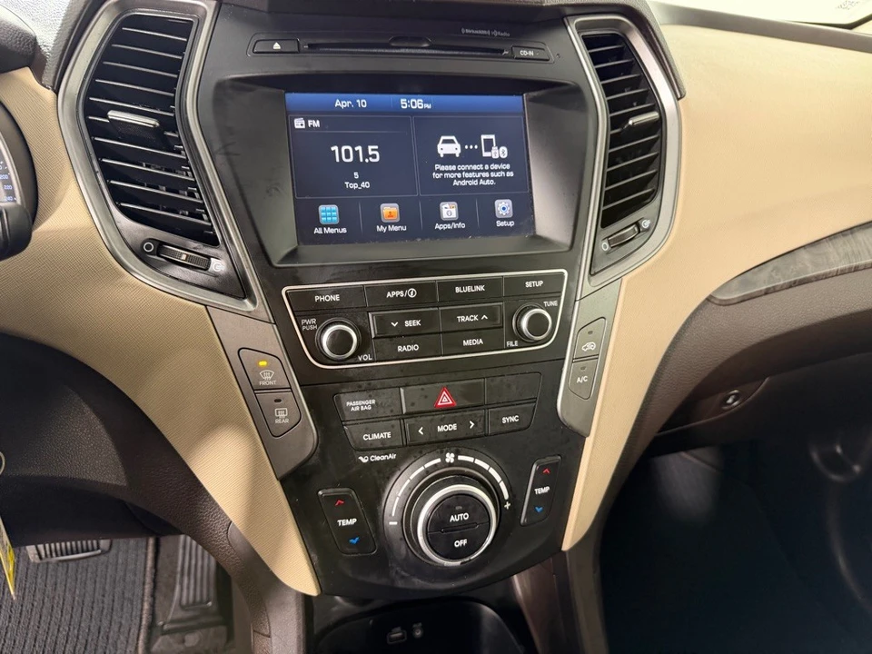 2017 Hyundai Santa Fe - Image 17 of 21