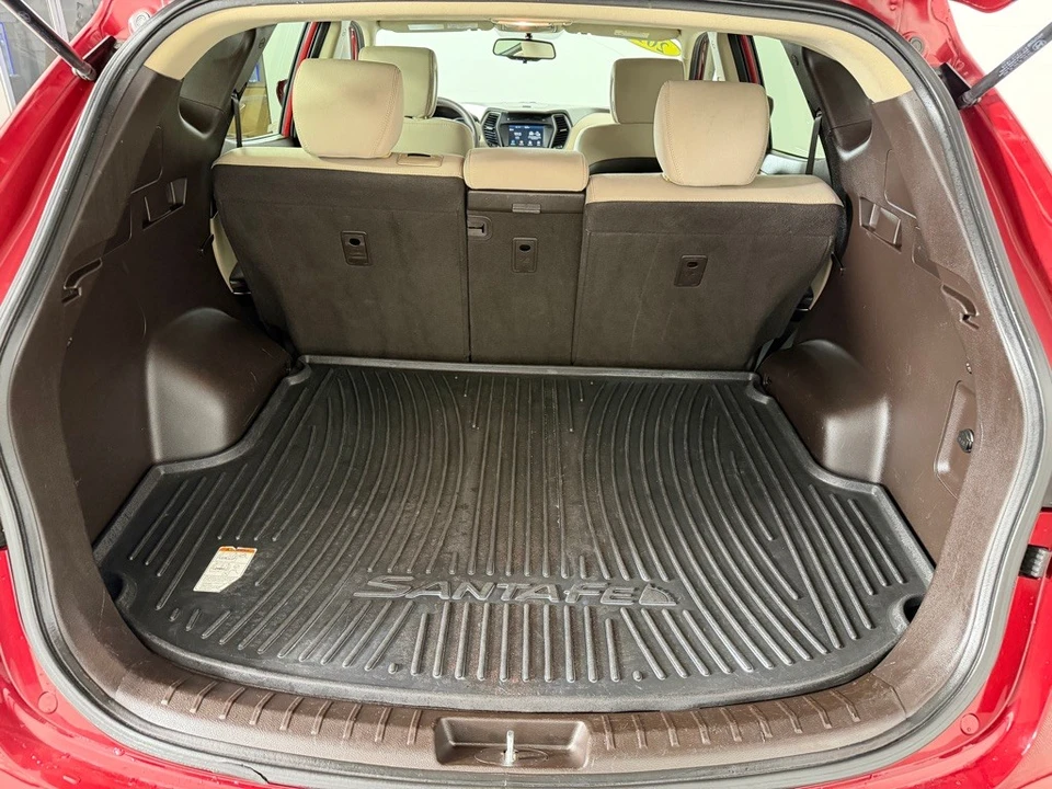 2017 Hyundai Santa Fe - Image 20 of 21