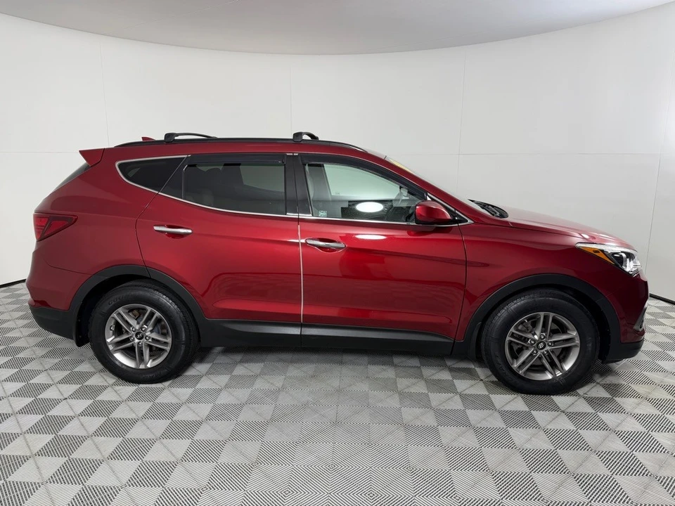 2017 Hyundai Santa Fe - Image 5 of 21