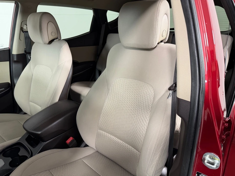 2017 Hyundai Santa Fe - Image 14 of 21