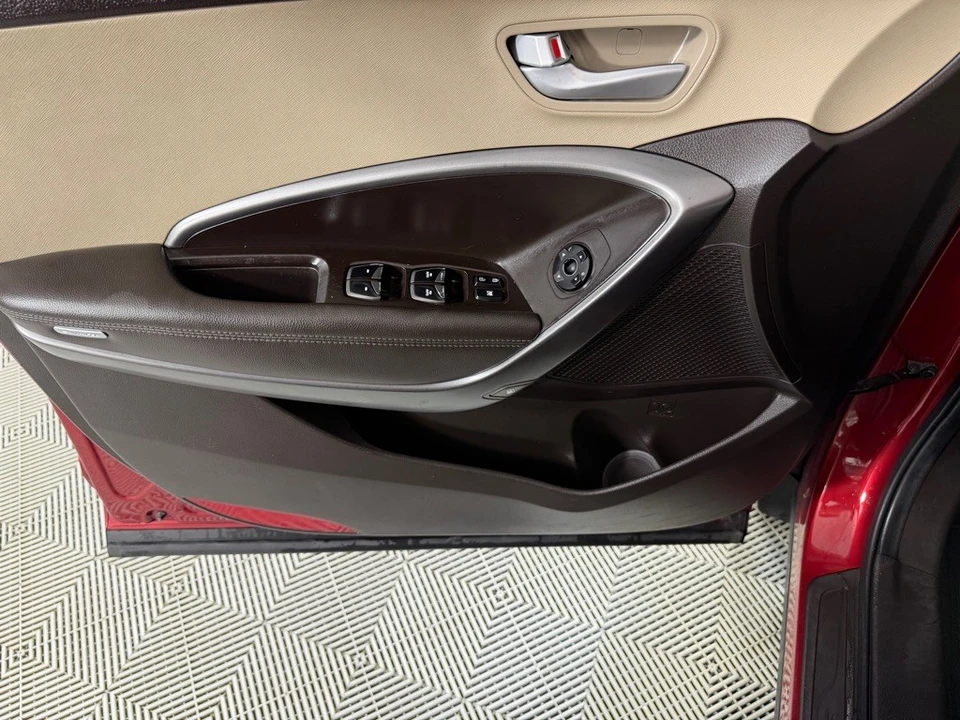 2017 Hyundai Santa Fe - Image 12 of 21