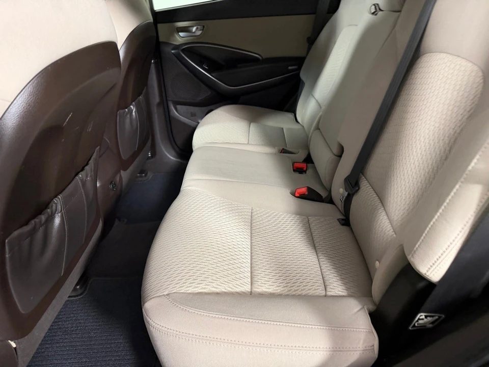 2017 Hyundai Santa Fe - Image 18 of 21