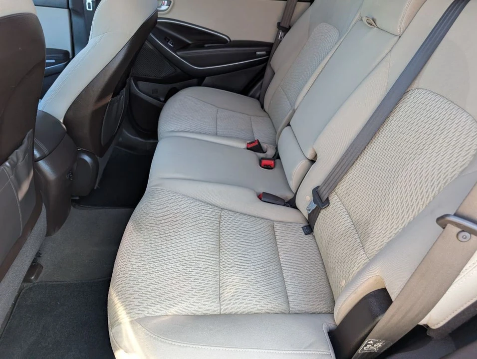 2017 Hyundai Santa Fe - Image 10 of 21