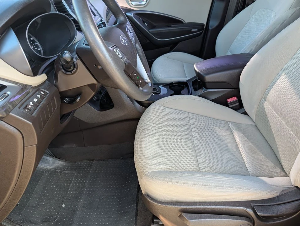 2017 Hyundai Santa Fe - Image 9 of 21