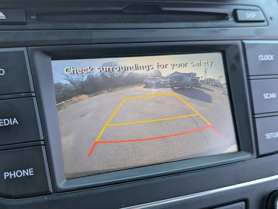 2017 Hyundai Santa Fe - Image 18 of 21
