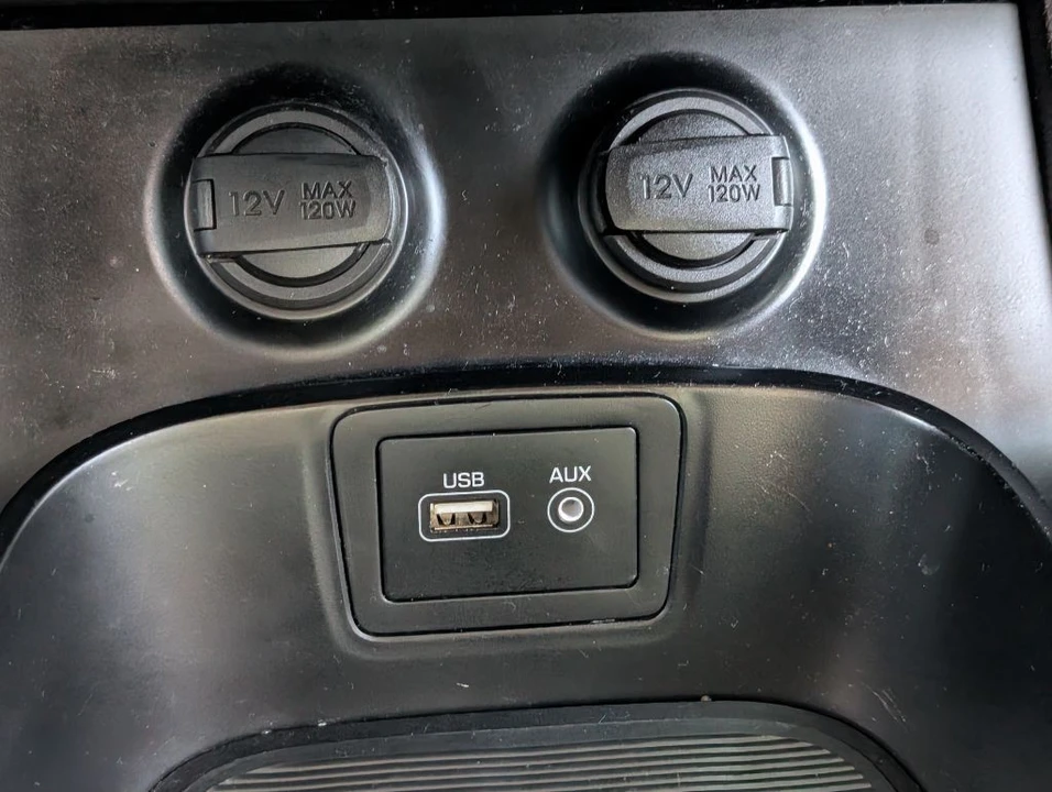 2017 Hyundai Santa Fe - Image 21 of 21