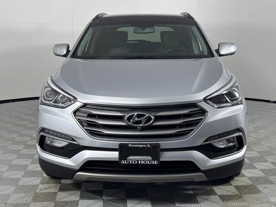 2017 Hyundai Santa Fe - Image 11 of 12