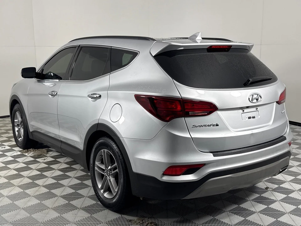 2017 Hyundai Santa Fe - Image 7 of 12