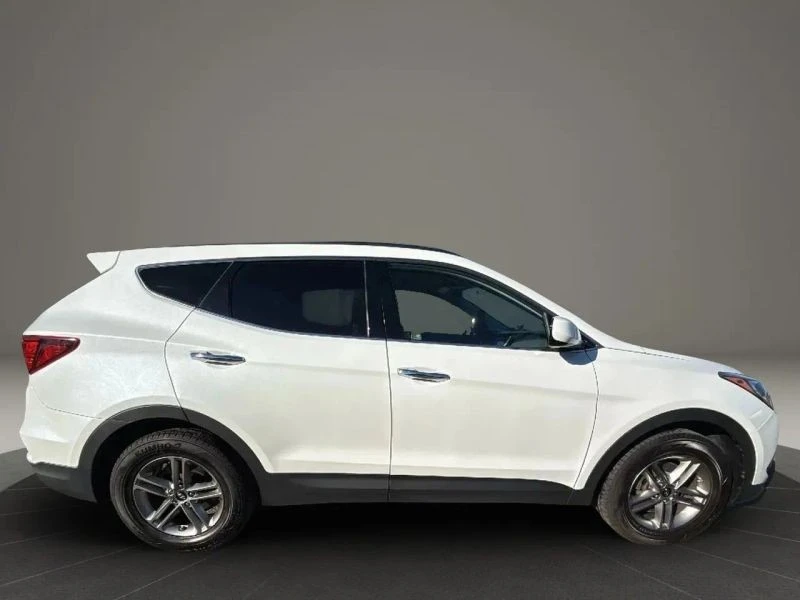 2017 Hyundai Santa Fe - Image 4 of 12