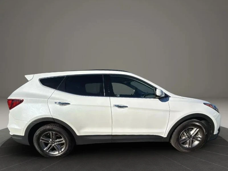 2017 Hyundai Santa Fe - Image 4 of 12