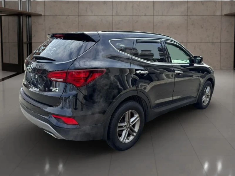 2017 Hyundai Santa Fe - Image 5 of 12