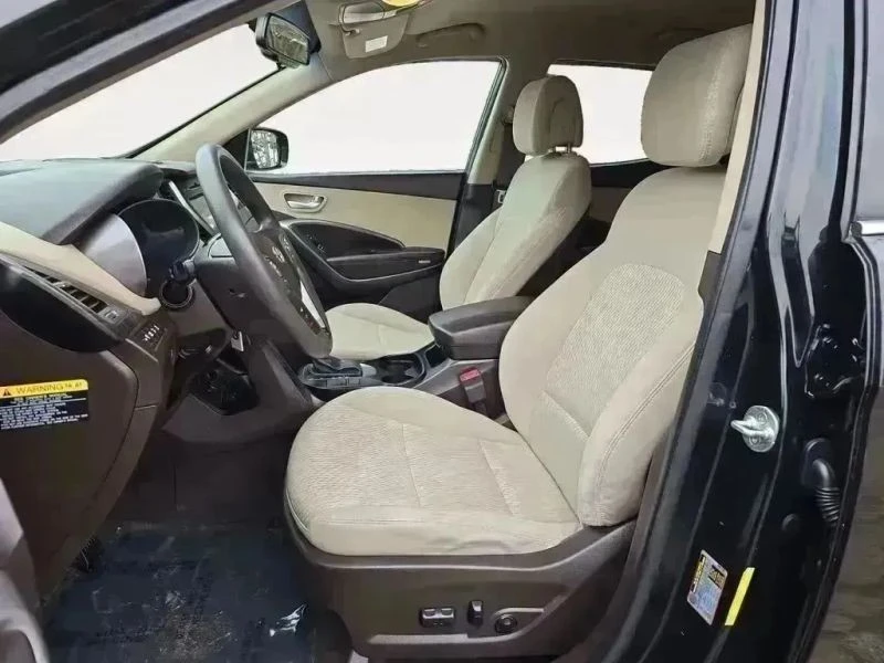 2017 Hyundai Santa Fe - Image 9 of 12
