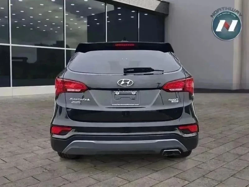 2017 Hyundai Santa Fe - Image 4 of 12