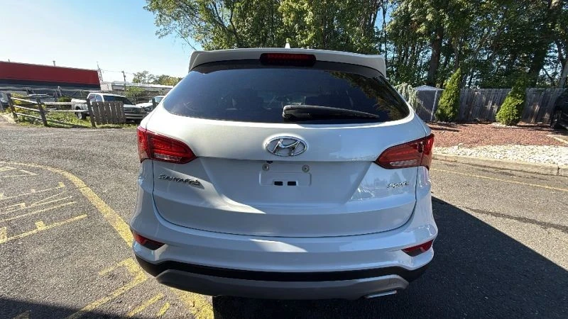 2017 Hyundai Santa Fe - Image 5 of 12