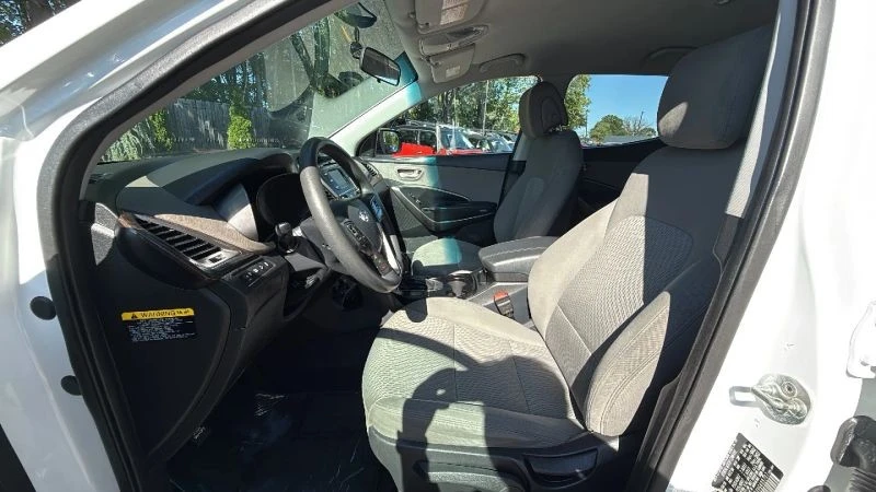 2017 Hyundai Santa Fe - Image 11 of 12