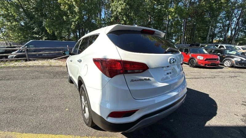 2017 Hyundai Santa Fe - Image 4 of 12
