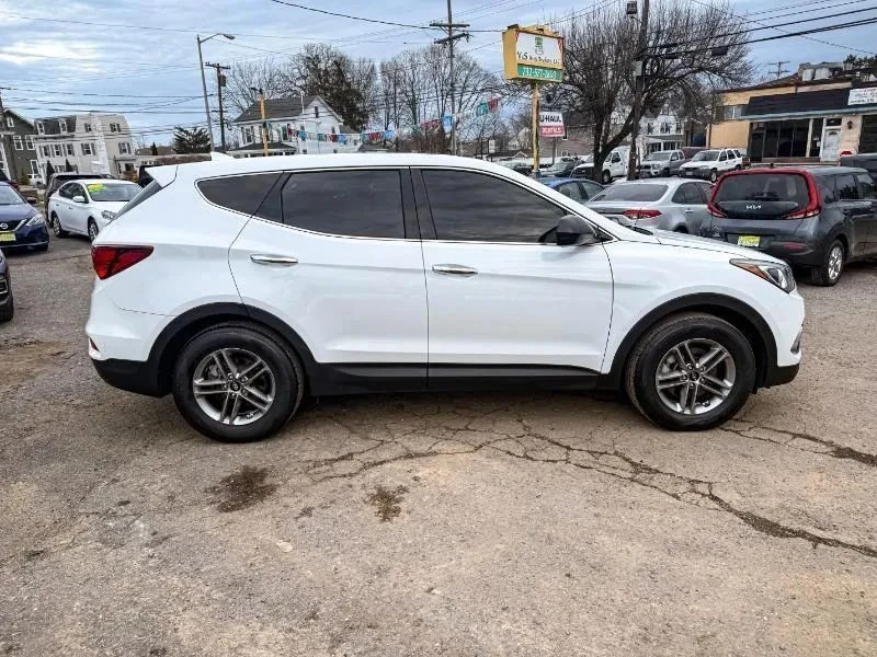 2017 Hyundai Santa Fe - Image 4 of 12