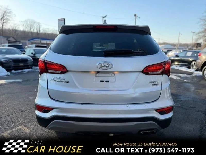 2017 Hyundai Santa Fe - Image 10 of 12