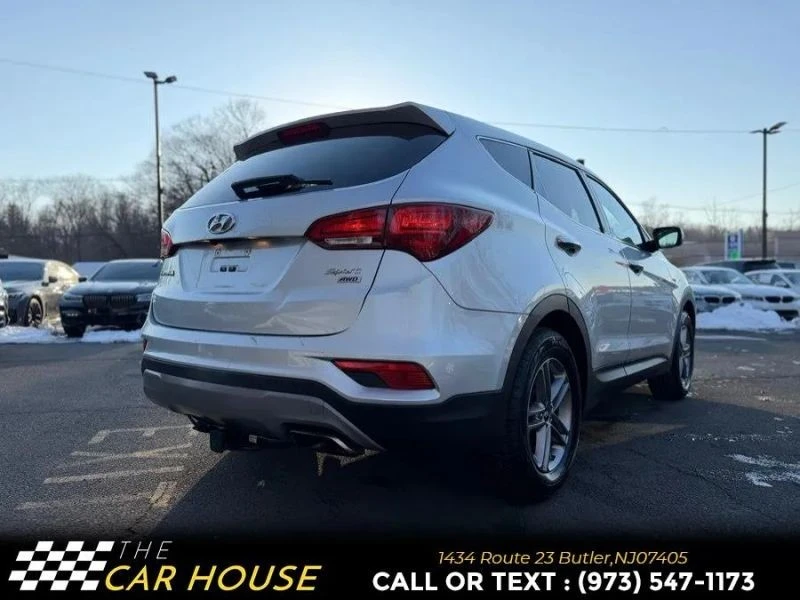 2017 Hyundai Santa Fe - Image 9 of 12