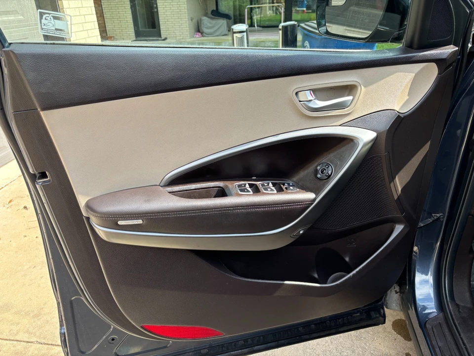 2017 Hyundai Santa Fe - Image 7 of 19