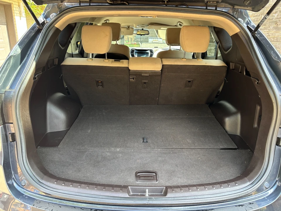 2017 Hyundai Santa Fe - Image 13 of 19