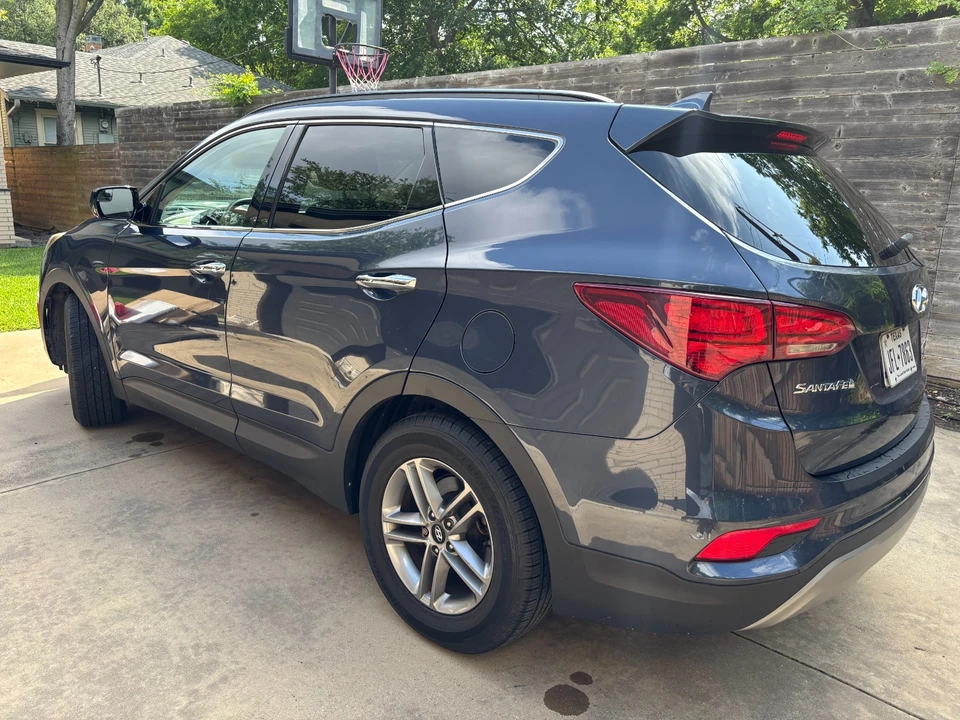 2017 Hyundai Santa Fe - Image 5 of 19