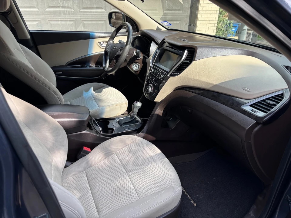 2017 Hyundai Santa Fe - Image 9 of 19