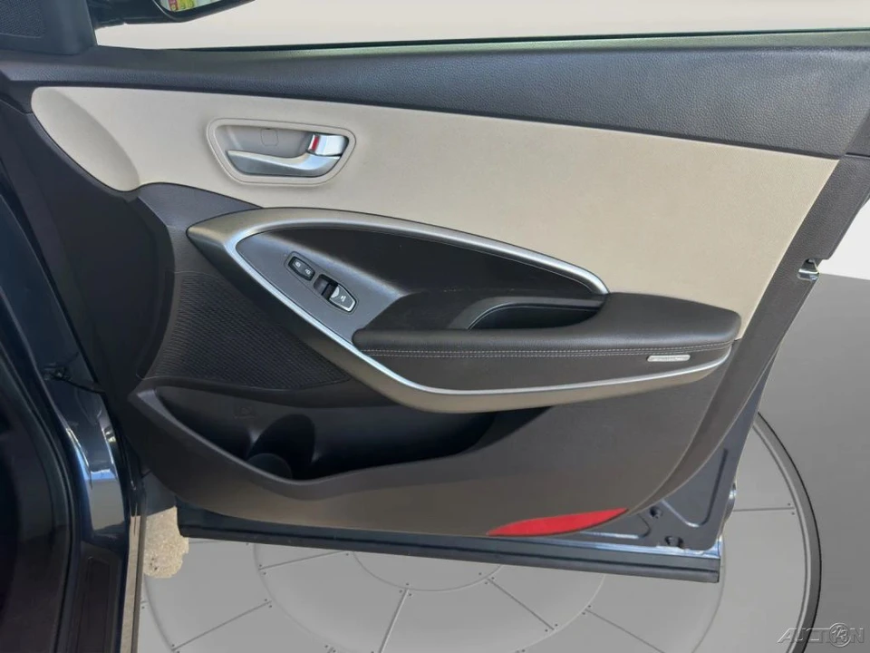 2017 Hyundai Santa Fe - Image 18 of 21
