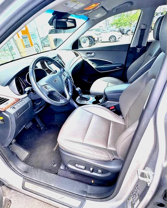 2017 Hyundai Santa Fe - Image 5 of 9