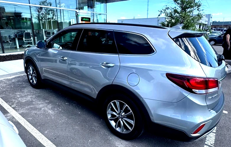 2017 Hyundai Santa Fe - Image 2 of 9