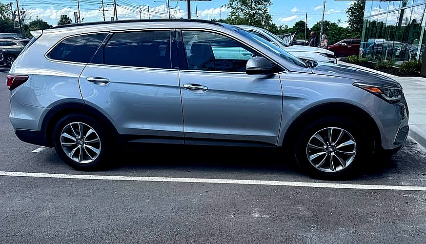 2017 Hyundai Santa Fe - Image 3 of 9