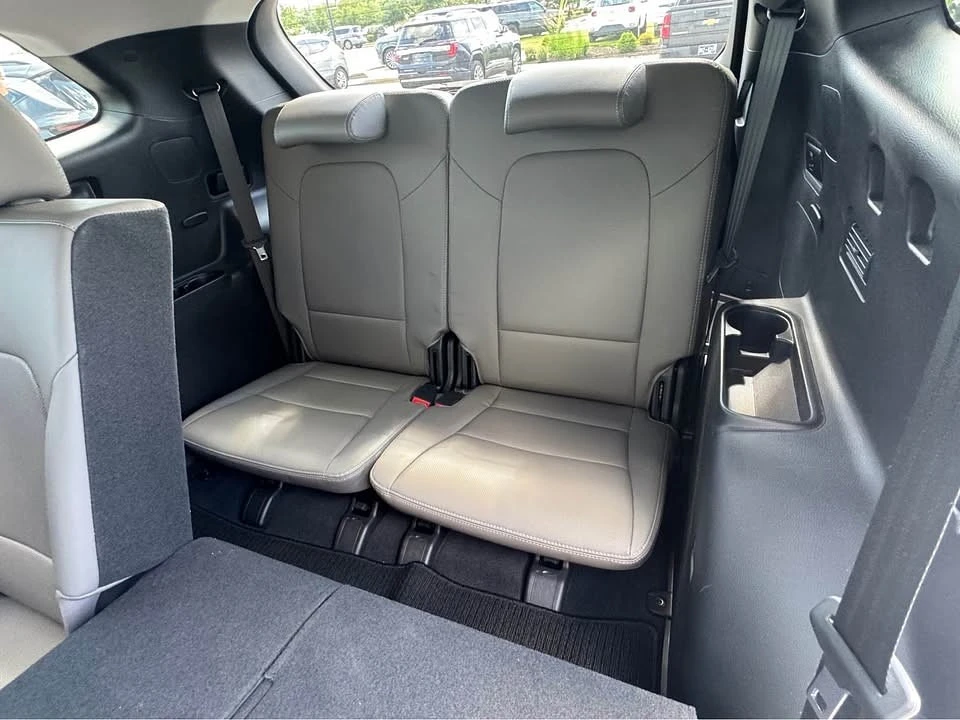 2017 Hyundai Santa Fe - Image 9 of 9