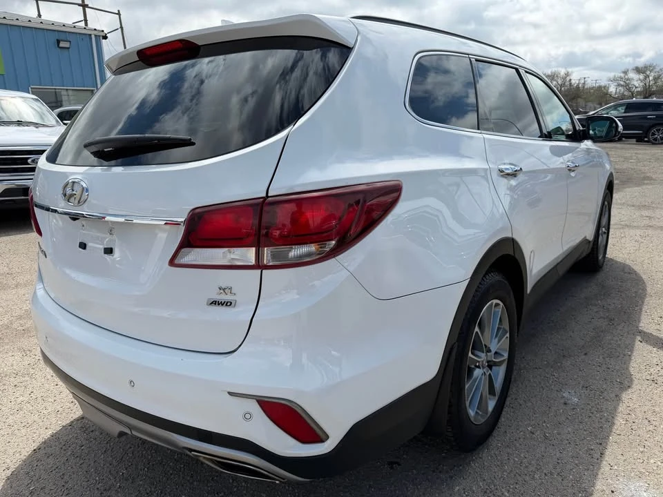 2017 Hyundai Santa Fe - Image 6 of 20