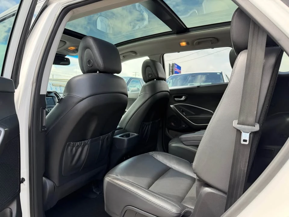 2017 Hyundai Santa Fe - Image 12 of 20
