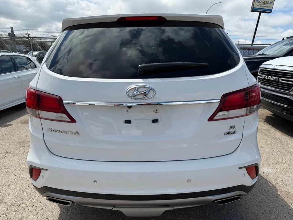 2017 Hyundai Santa Fe - Image 5 of 20
