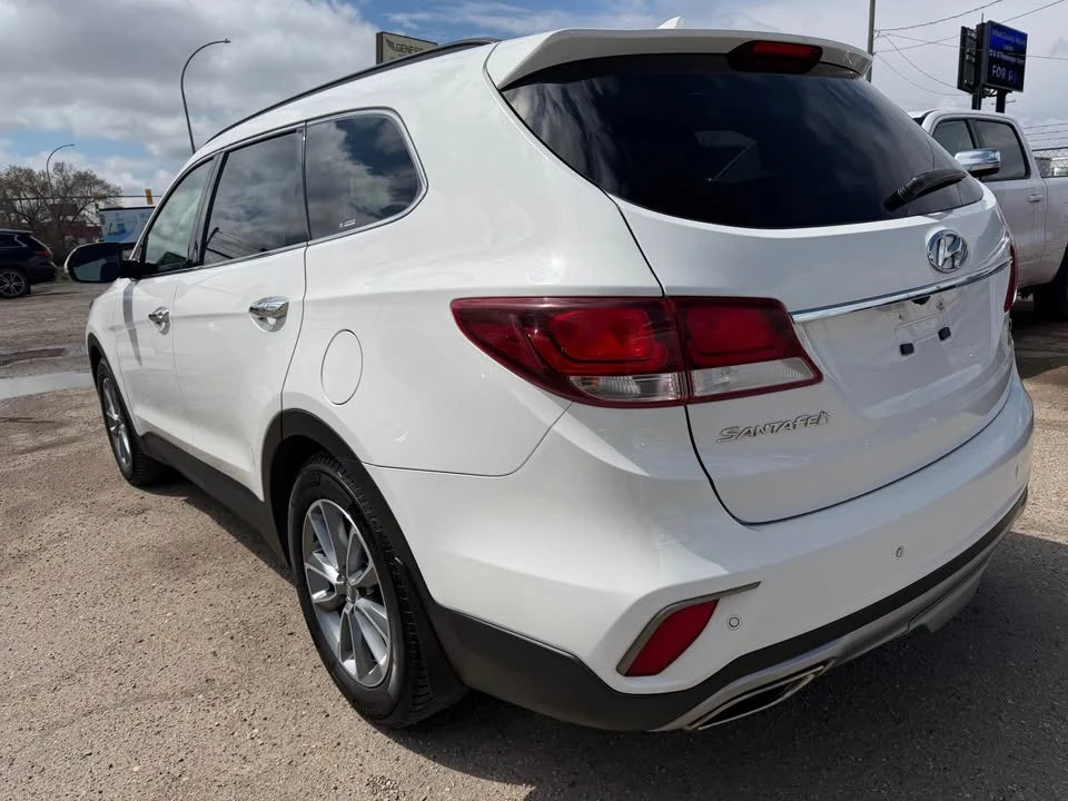 2017 Hyundai Santa Fe - Image 4 of 20