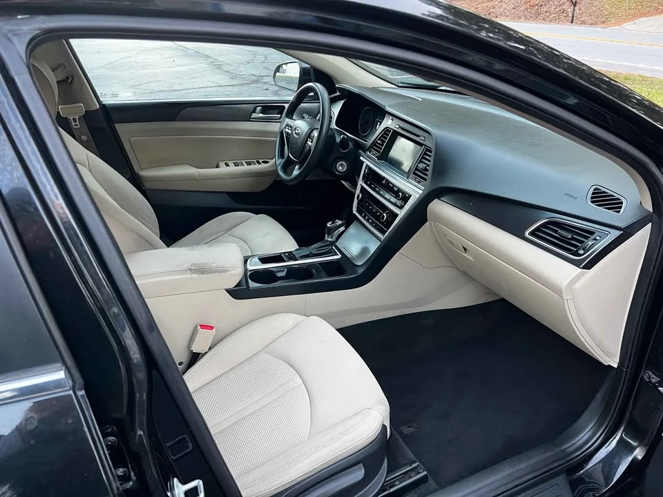 2017 Hyundai Sonata - Image 11 of 18