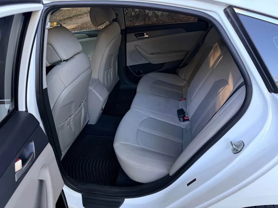 2017 Hyundai Sonata - Image 5 of 6